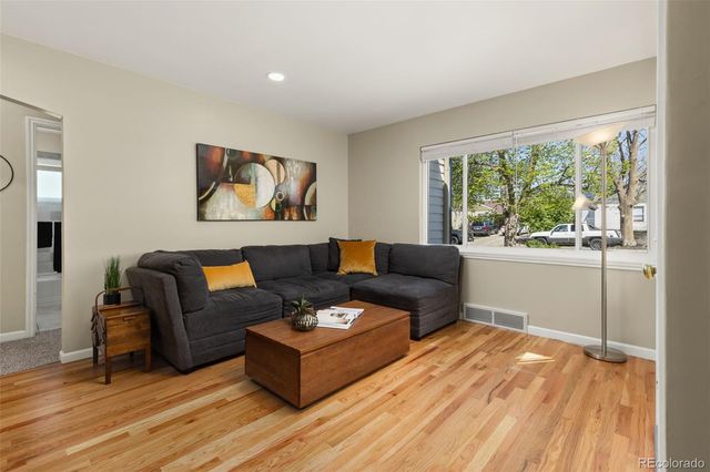 1157 Kingston Street, Aurora, CO 80010