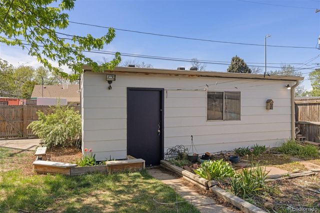 1157 Kingston Street, Aurora, CO 80010