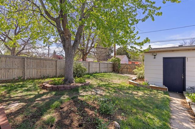 1157 Kingston Street, Aurora, CO 80010