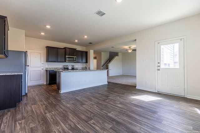 11038 eyelet, Converse, TX 78109