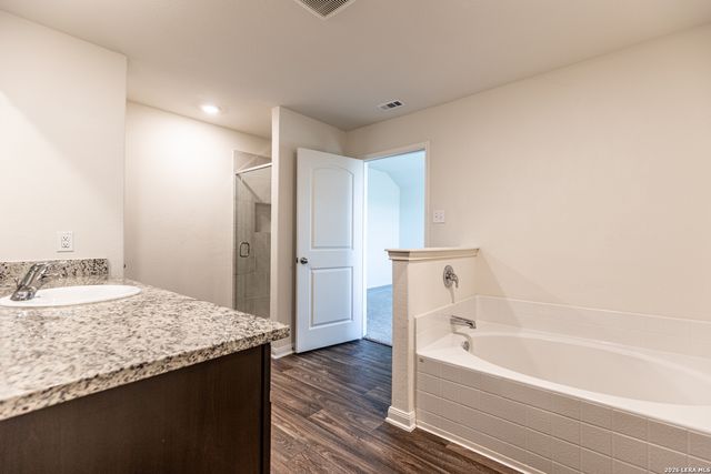 11038 eyelet, Converse, TX 78109