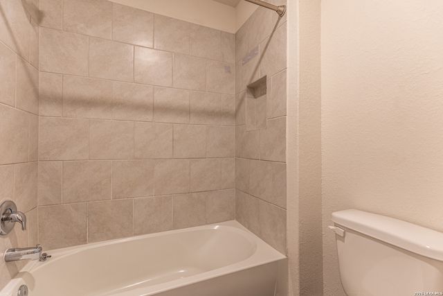 11038 eyelet, Converse, TX 78109