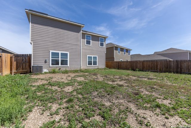 11038 eyelet, Converse, TX 78109