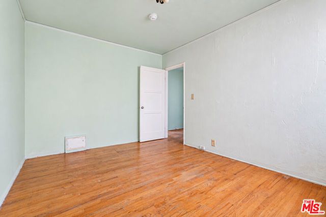 1036 S Genesee Avenue, Los Angeles, CA 90019