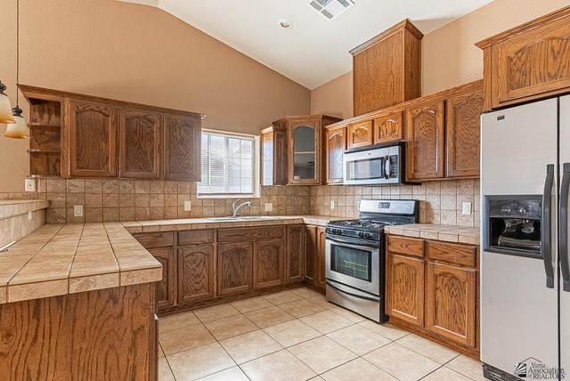 383 N Bernal Dr, San Luis, AZ 85336