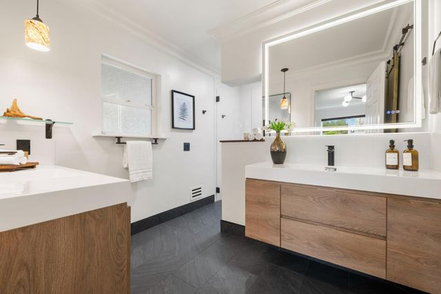 145 Devonshire Boulevard, San Carlos, CA 94070