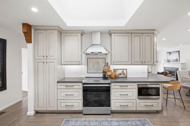 145 Devonshire Boulevard, San Carlos, CA 94070