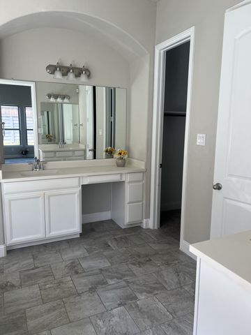5136 Shallow Pond Drive, Little Elm, TX 76227