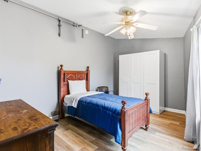 1218 Center Avenue, Port Huron, MI 48060