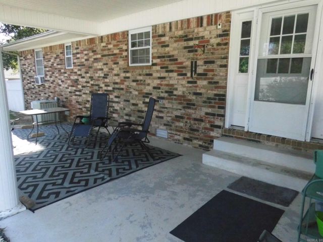 1300 W Woodson Lateral Road, Hensley, AR 72065