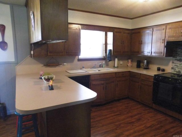 1300 W Woodson Lateral Road, Hensley, AR 72065
