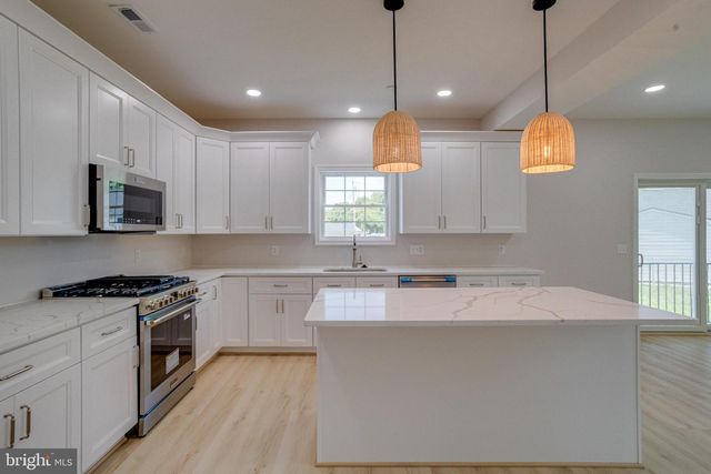 7547 BATTLE GROVE CIR, Dundalk, MD 21222