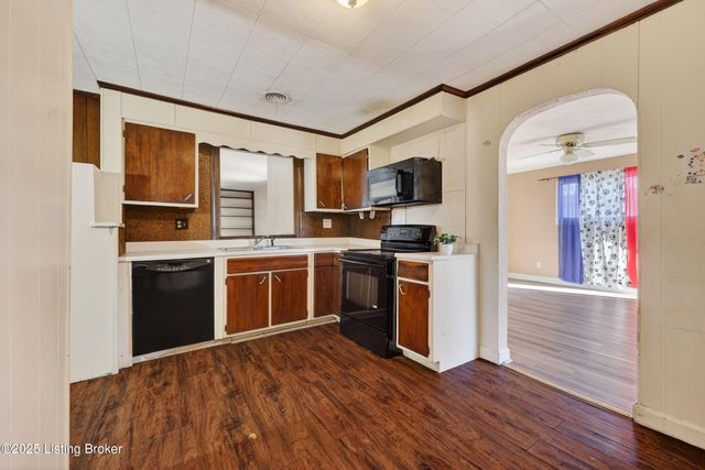 2306 Edgin Ct, Louisville, KY 40216