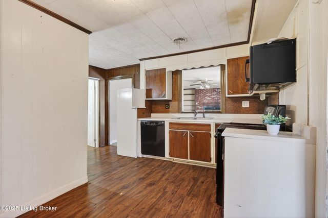 2306 Edgin Ct, Louisville, KY 40216