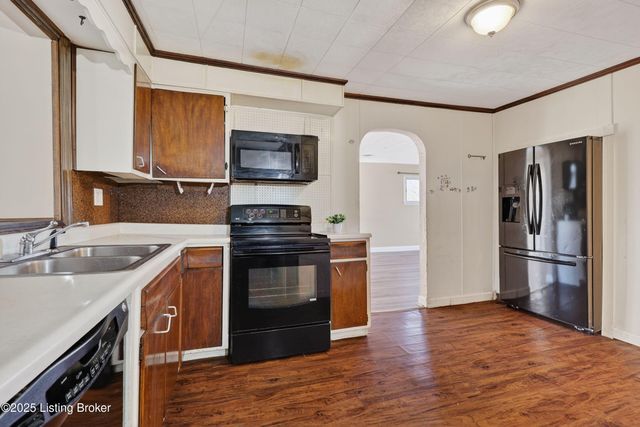 2306 Edgin Ct, Louisville, KY 40216