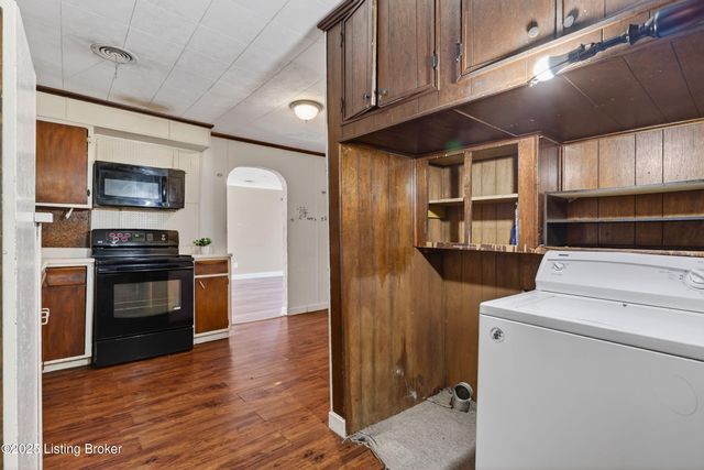 2306 Edgin Ct, Louisville, KY 40216