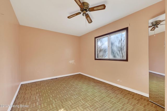 2306 Edgin Ct, Louisville, KY 40216