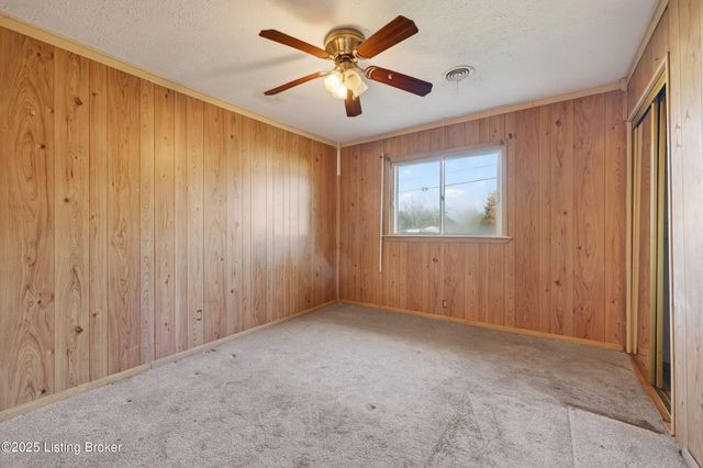 2306 Edgin Ct, Louisville, KY 40216