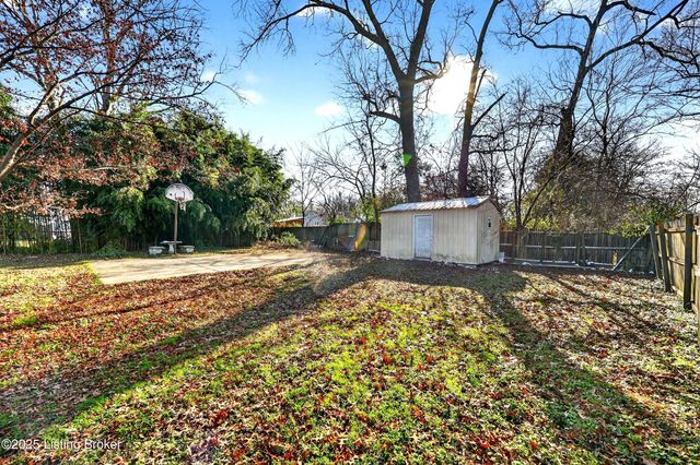 2306 Edgin Ct, Louisville, KY 40216