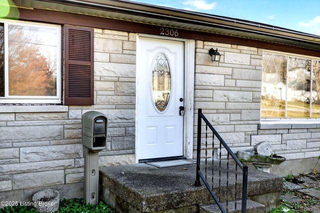 2306 Edgin Ct, Louisville, KY 40216