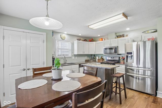 17825 Grassy Knoll Drive, Westfield, IN 46074