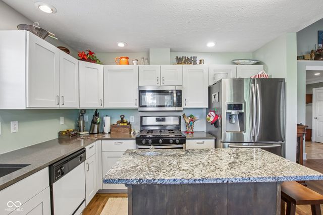 17825 Grassy Knoll Drive, Westfield, IN 46074