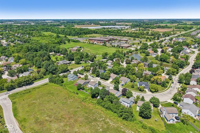 17825 Grassy Knoll Drive, Westfield, IN 46074