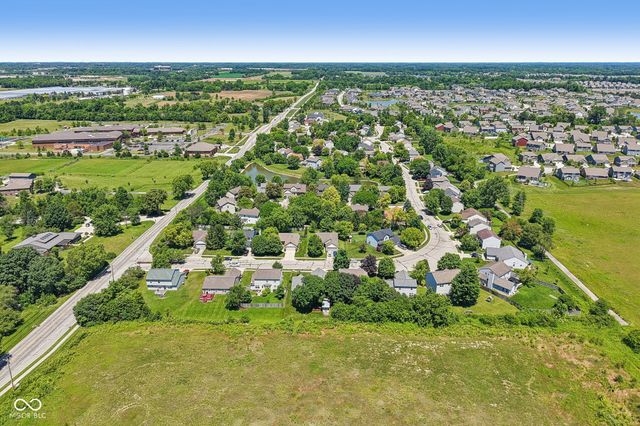 17825 Grassy Knoll Drive, Westfield, IN 46074
