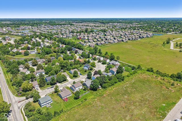 17825 Grassy Knoll Drive, Westfield, IN 46074