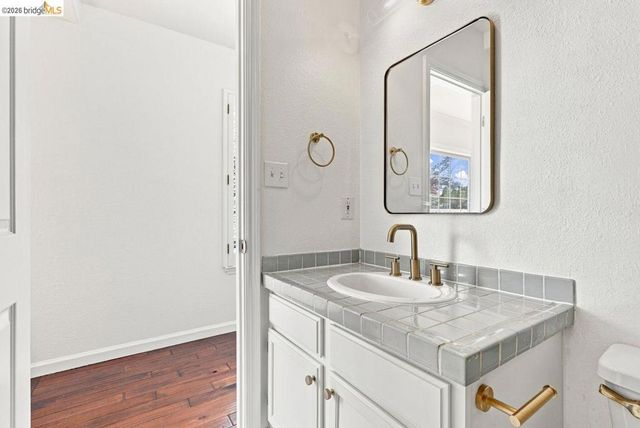 6163 Girvin Dr, Oakland, CA 94611