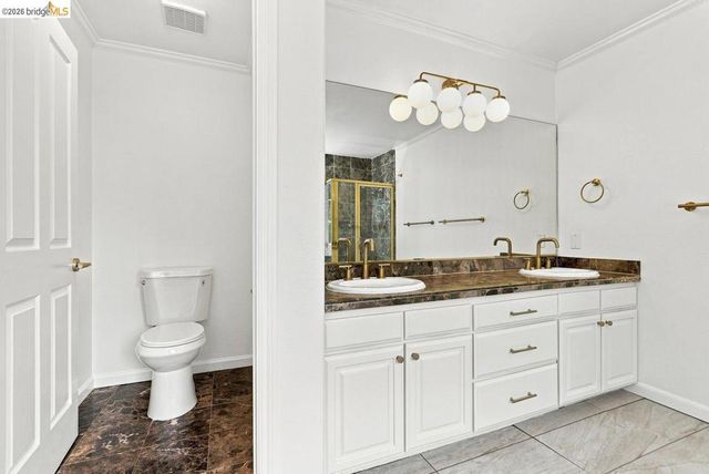 6163 Girvin Dr, Oakland, CA 94611