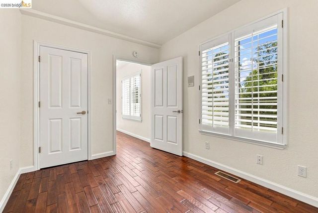 6163 Girvin Dr, Oakland, CA 94611