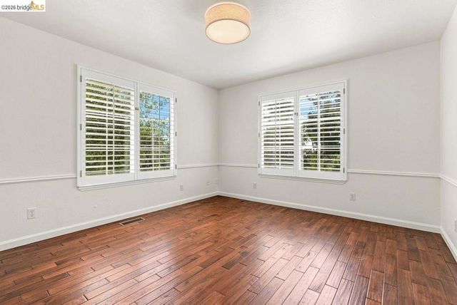 6163 Girvin Dr, Oakland, CA 94611