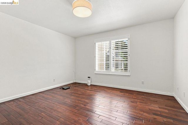 6163 Girvin Dr, Oakland, CA 94611