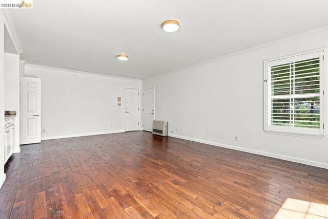 6163 Girvin Dr, Oakland, CA 94611