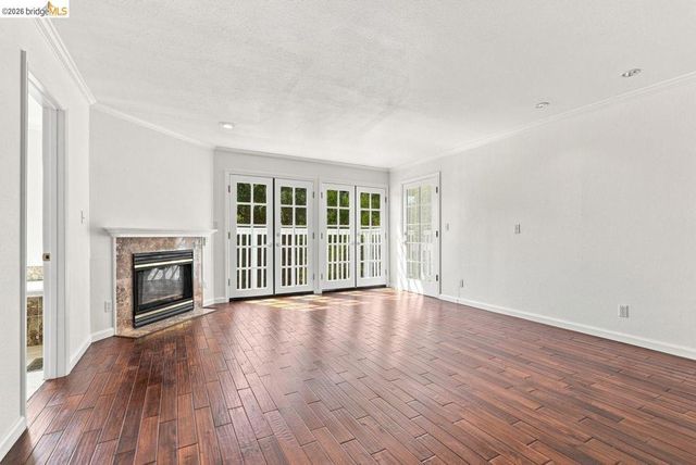 6163 Girvin Dr, Oakland, CA 94611