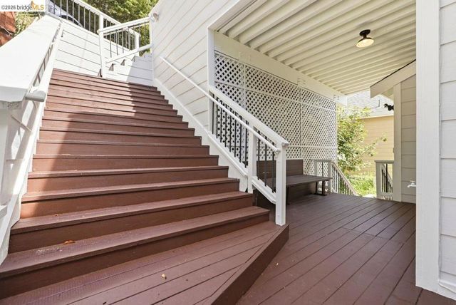 6163 Girvin Dr, Oakland, CA 94611