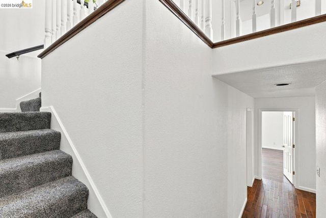 6163 Girvin Dr, Oakland, CA 94611