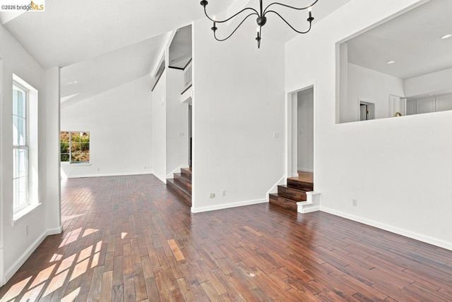 6163 Girvin Dr, Oakland, CA 94611