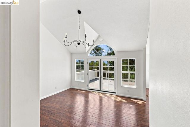 6163 Girvin Dr, Oakland, CA 94611