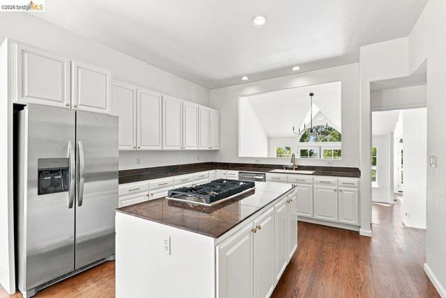 6163 Girvin Dr, Oakland, CA 94611