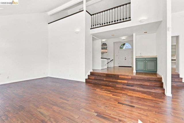 6163 Girvin Dr, Oakland, CA 94611