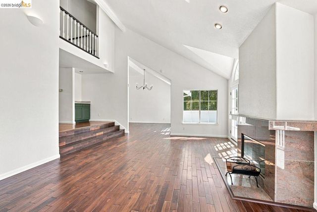 6163 Girvin Dr, Oakland, CA 94611