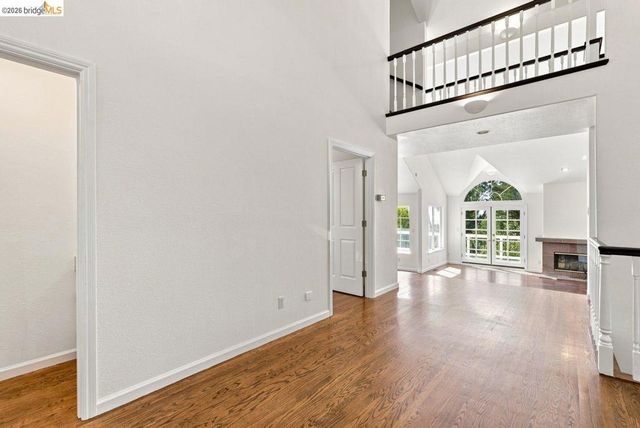6163 Girvin Dr, Oakland, CA 94611