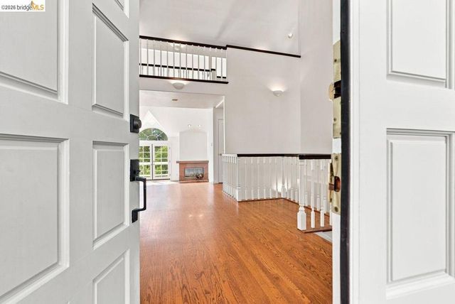 6163 Girvin Dr, Oakland, CA 94611