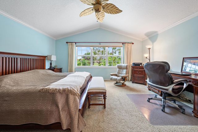 18 Windsor Lane, Palm Beach Gardens, FL 33418
