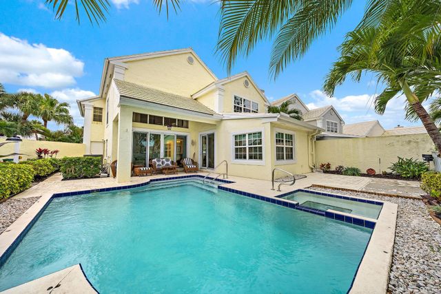 18 Windsor Lane, Palm Beach Gardens, FL 33418