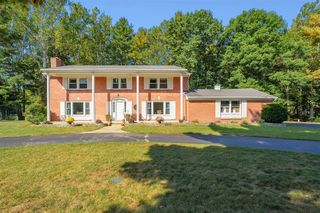 716 W Gun River Drive, Plainwell, MI 49080