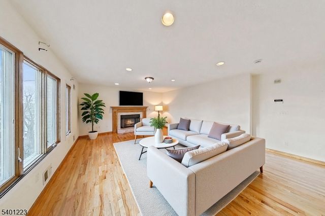 46 Bayliss St, North Arlington Boro, NJ 07031