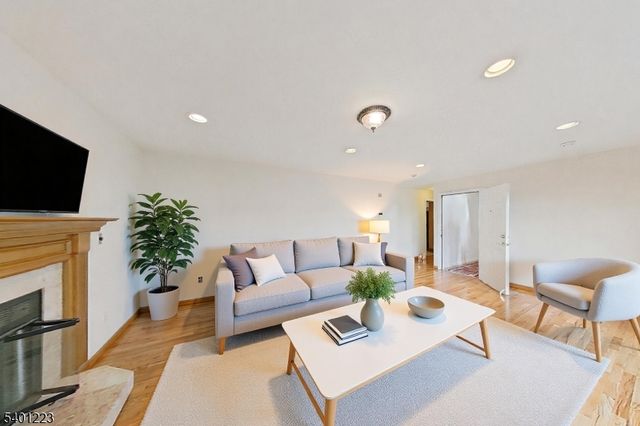 46 Bayliss St, North Arlington Boro, NJ 07031